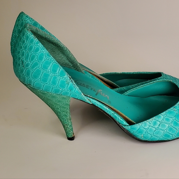 Vintage Bright Turquoise 80s Glam Faux Snakeskin Pumps - Picture 6 of 12
